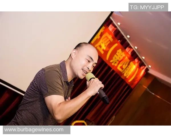 李丽独家揭秘足球技巧与心得分享助你提升球技的秘密宝典