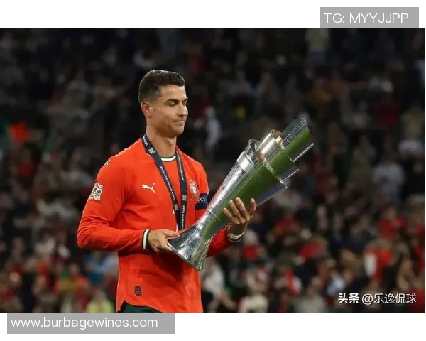 足球明星璀璨星空汇聚传奇瞬间展现绿茵场上的荣耀与激情 足球明星璀璨星空汇聚传奇瞬间展现绿茵场上的荣耀与激情