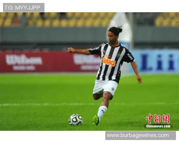 阿扬：从体育明星到足球巨星的辉煌之路与传奇故事